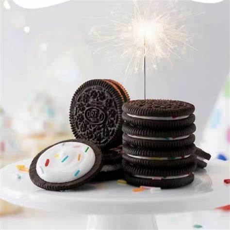 Oreo Biscuit Birthday Cake (China)